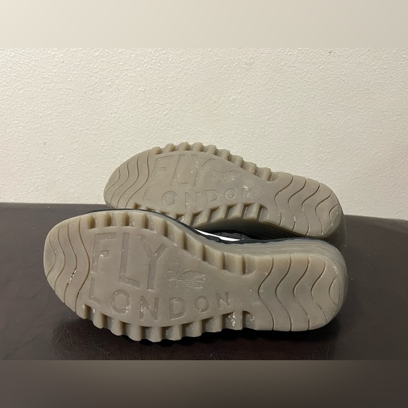 Fly London "Yile" Perforated Leather Wedge Size 7.5-8 - Picture 5 of 12